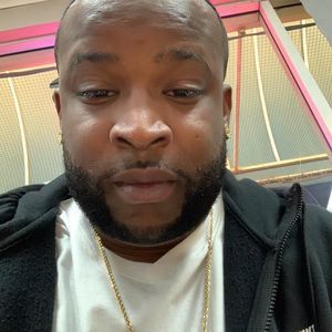 Meet your Posher, Derrick